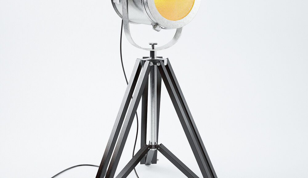 Free Model Cap Tripod Lamp from Ramiz Vardar