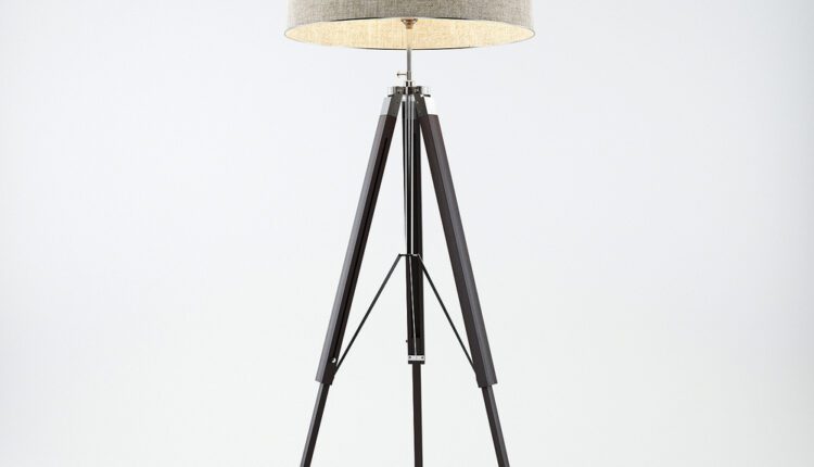 Free Model Tripod Lamp from Ramiz Vardar